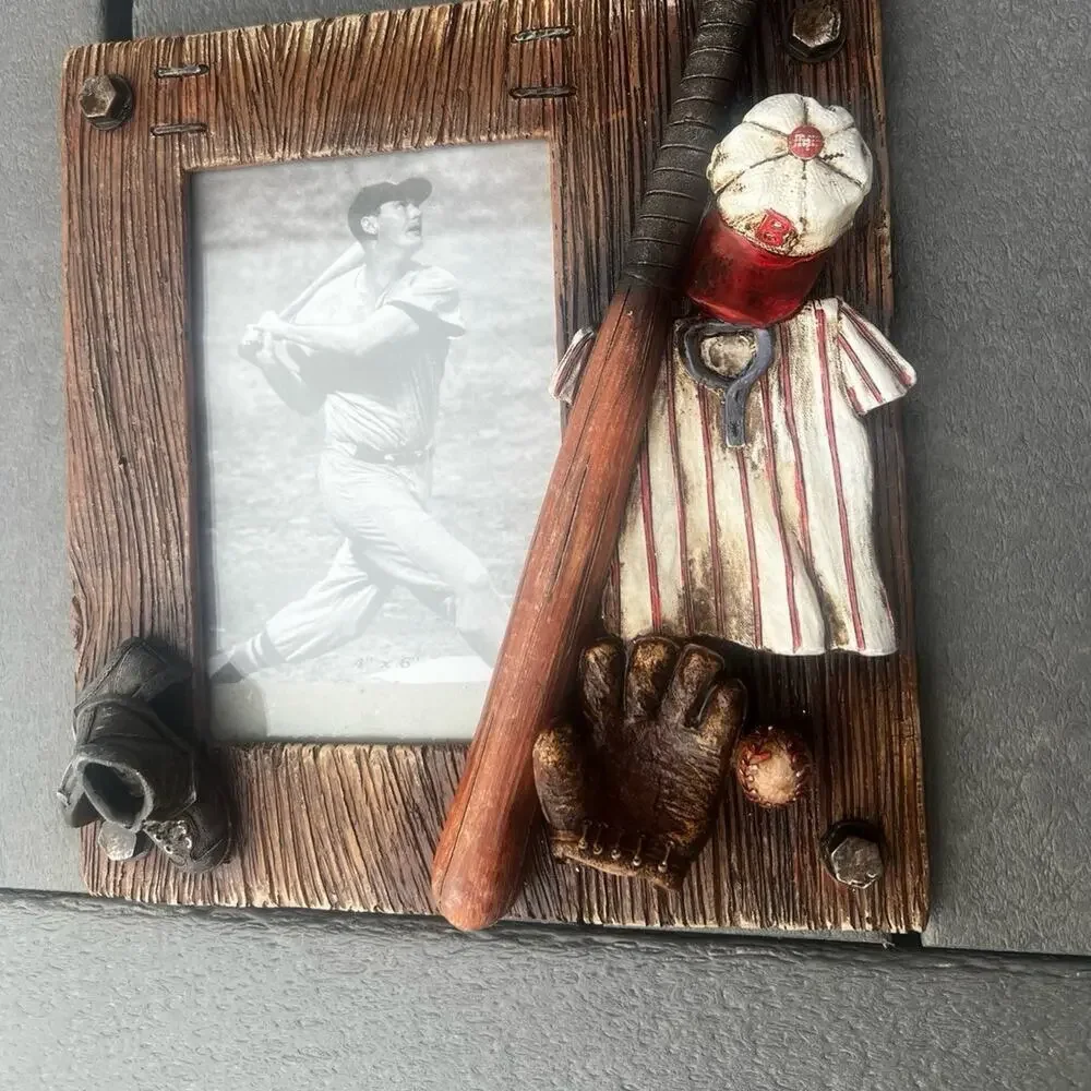 Baseball photo frame 4”x 6” photo, overall 8 x 8 1/2”